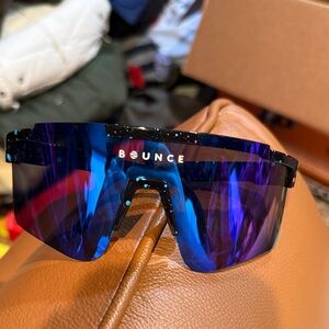 Bounce Sunglasses in Blue and Black Speckle